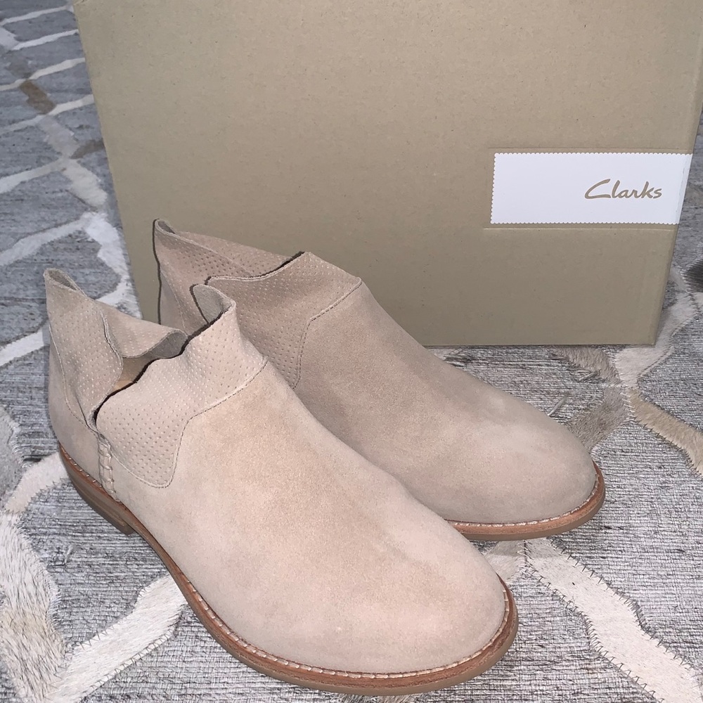 Clarks Edenvale Bella Sand Suede Booties